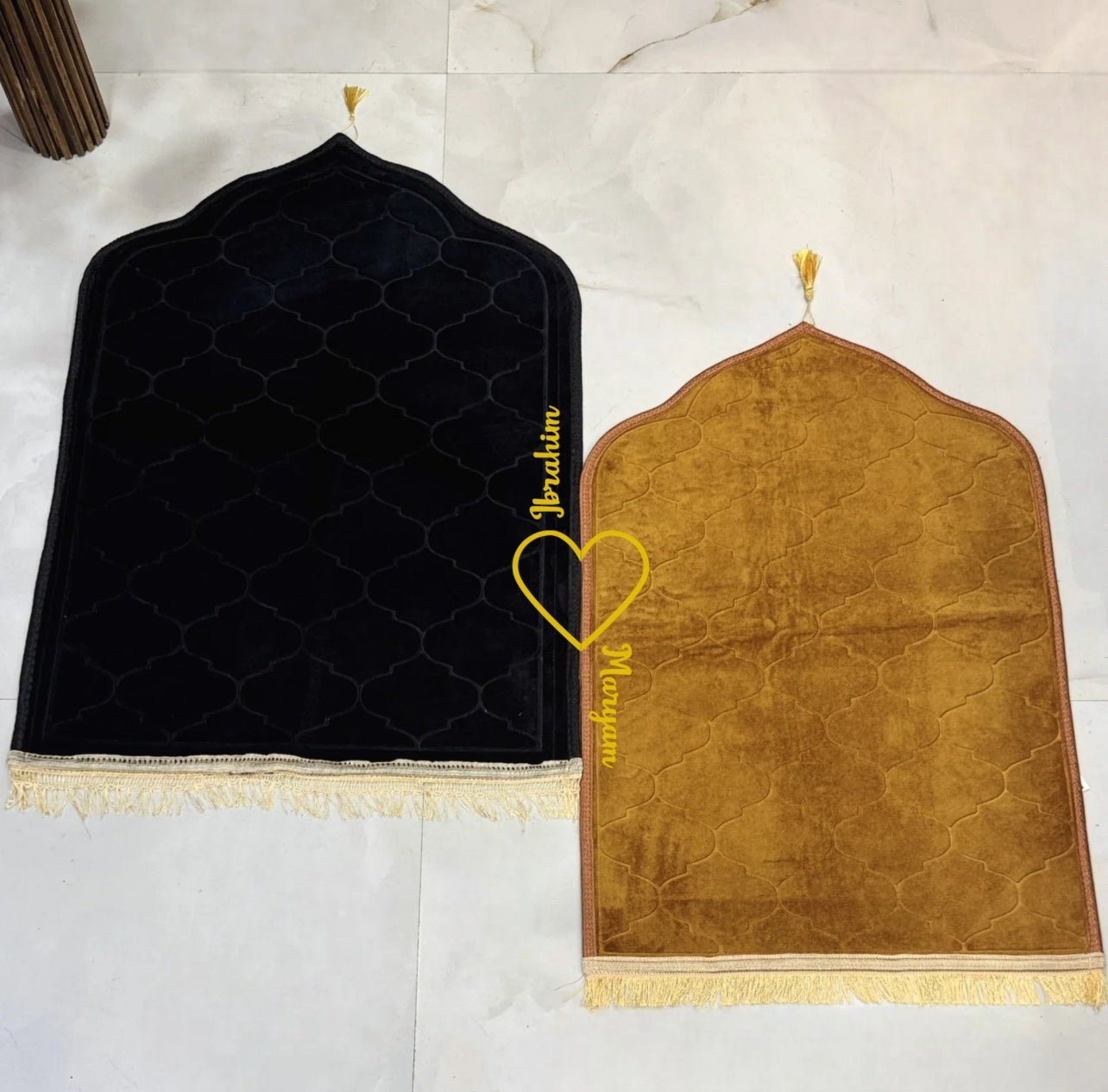 Couple mats with heart