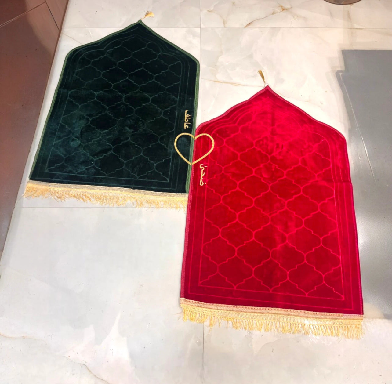Couple mats with heart