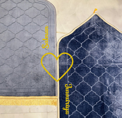 Couple mats with heart