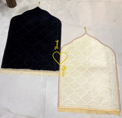 Couple mats with heart