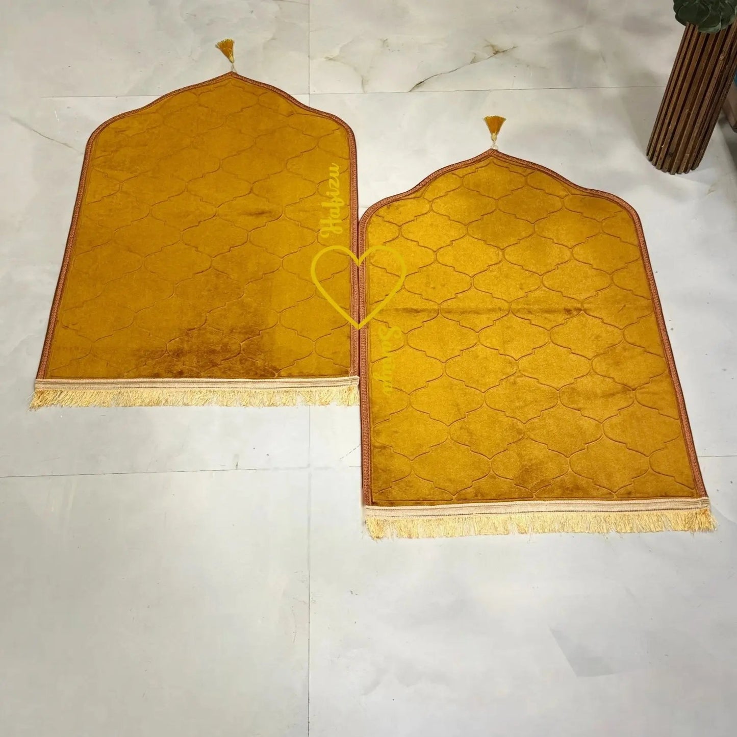 Couple mats with heart